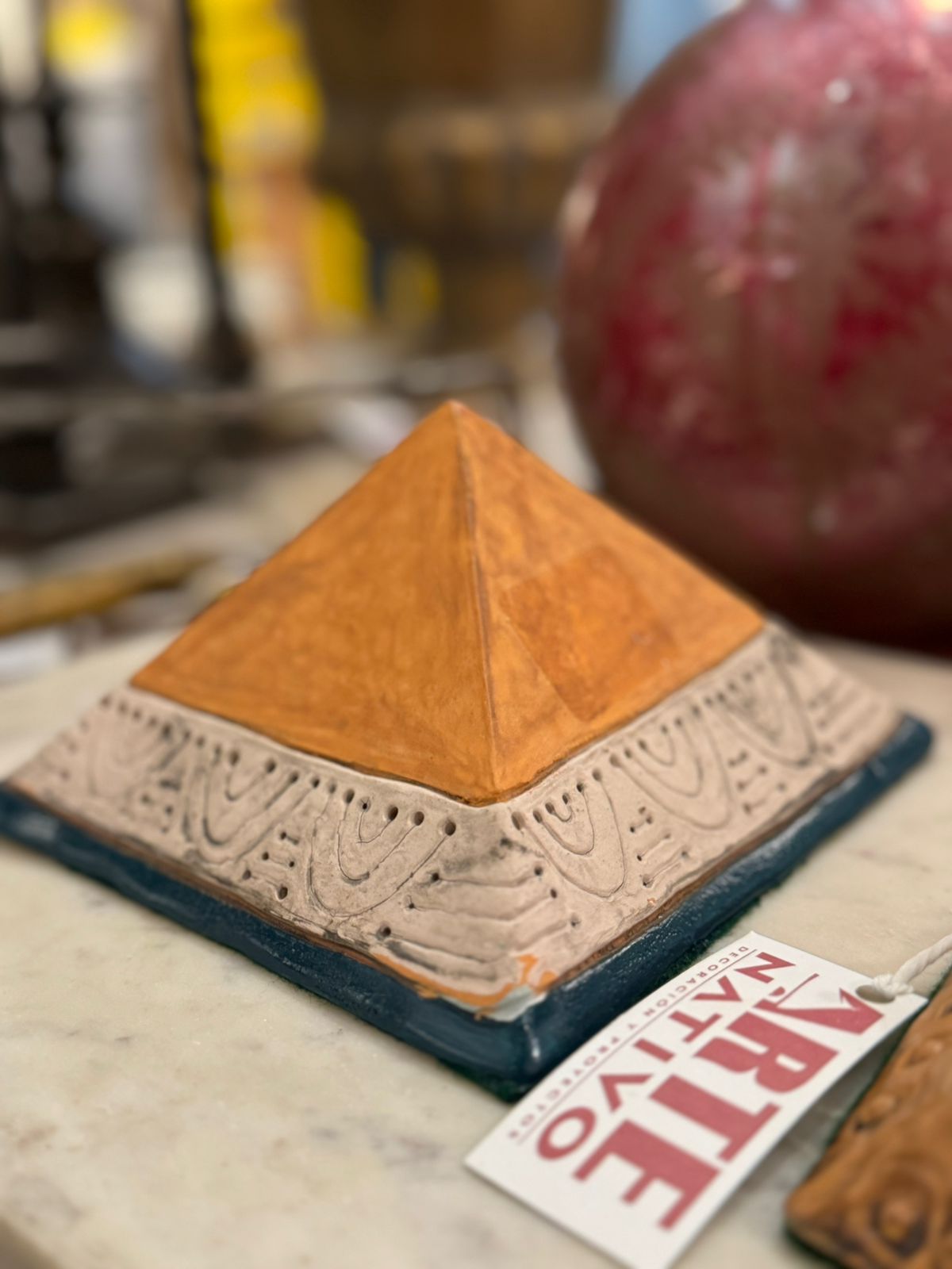 Escultura de piramide